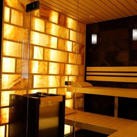 Glashaus Hotel Menziken Экстерьер фото
